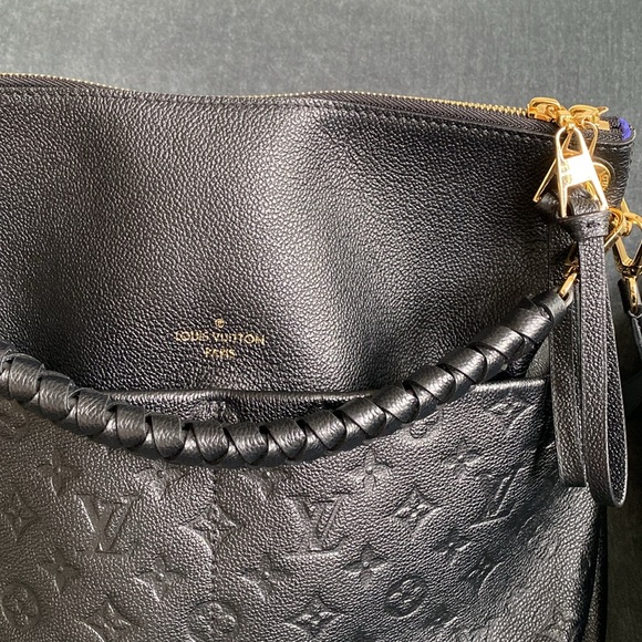Maida Hobo Louis Vuitton 🛍️ - Picture 4 of 15
